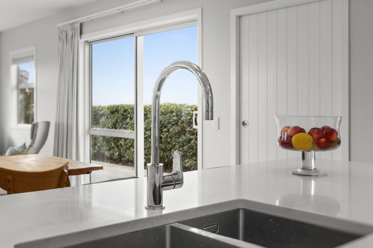 Photo of property in 22 Quarry Ridge, Poraiti, Napier, 4182