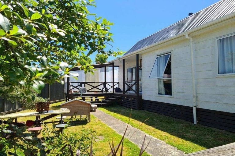 Photo of property in 9 Rewarewa Street, Owhata, Rotorua, 3010