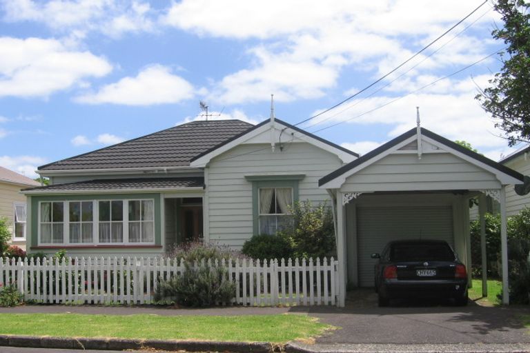 Photo of property in 17 Domain Street, Devonport, Auckland, 0624
