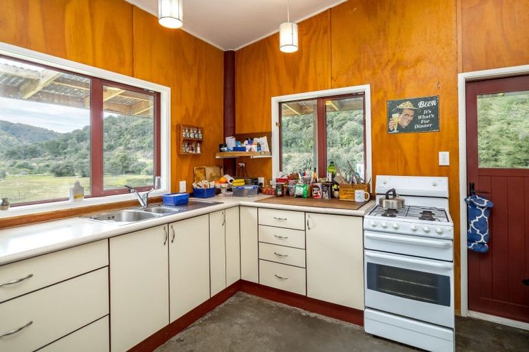 Photo of property in 944 Mangatarere Valley Road, West Taratahi, Carterton, 5791