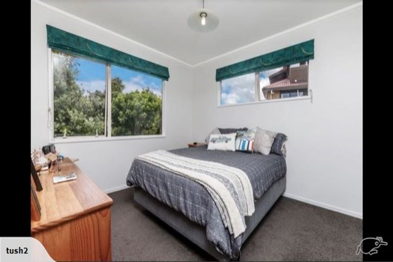 Photo of property in 10 Crestview Place, Browns Bay, Auckland, 0630