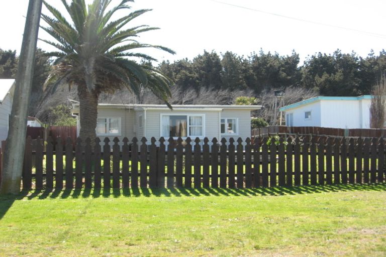 Photo of property in 50 Koputara Road, Himatangi Beach, Foxton, 4891