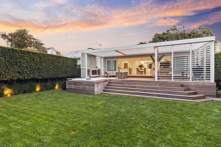 Photo of property in 18 Pine Street, Mount Eden, Auckland, 1041