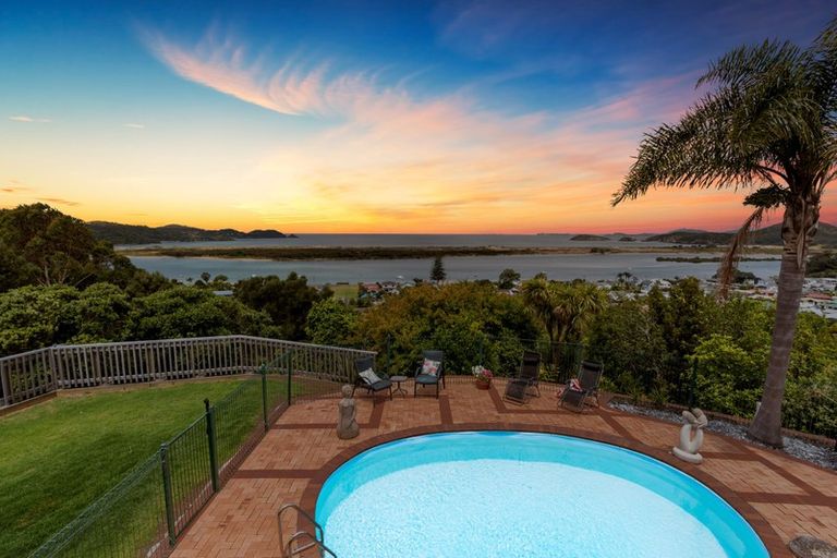 Photo of property in 35 Sandspit View Way, Ngunguru, Whangarei, 0173