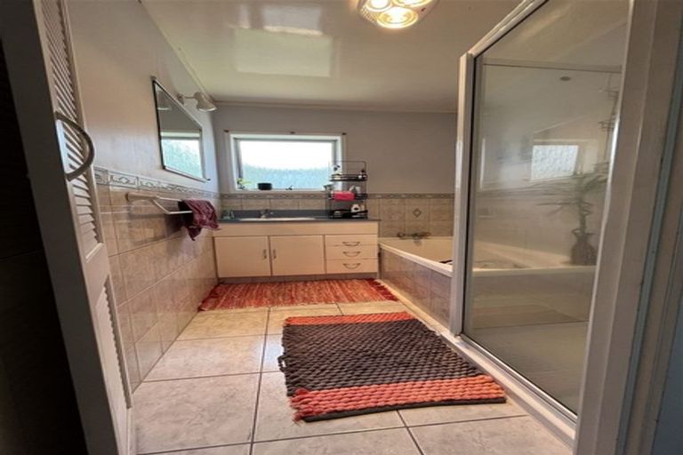 Photo of property in 17a Pah Road, Papatoetoe, Auckland, 2025