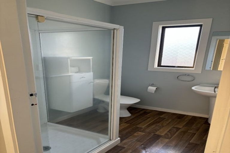 Photo of property in 11 Wittys Road, Avonhead, Christchurch, 8042