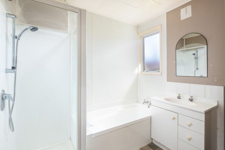 Photo of property in 16b Te Mete Terrace, Merrilands, New Plymouth, 4312