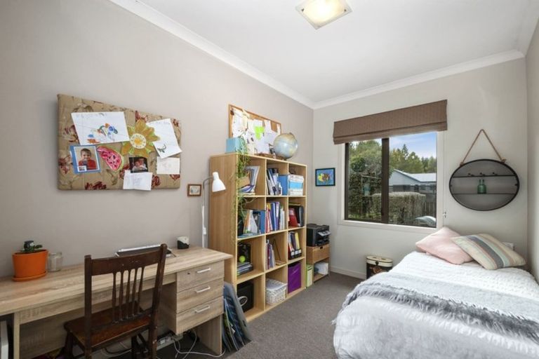 Photo of property in 2 Flaxen Way, Kinloch, Taupo, 3377