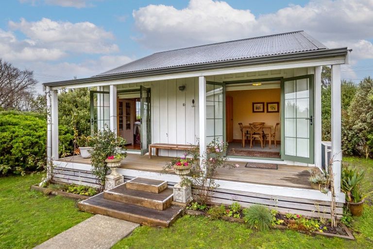 Photo of property in 10 Waite Street, Featherston, 5710