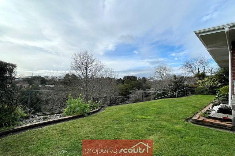 Photo of property in 9 Montana Place, Merrilands, New Plymouth, 4312