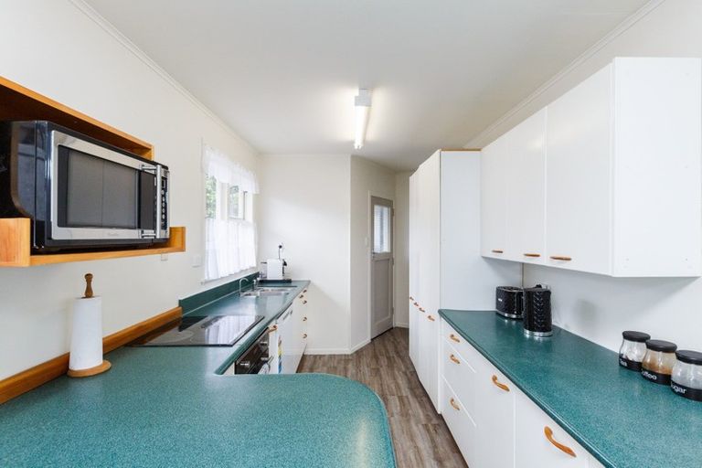 Photo of property in 1 Tararua Terrace, Cloverlea, Palmerston North, 4412
