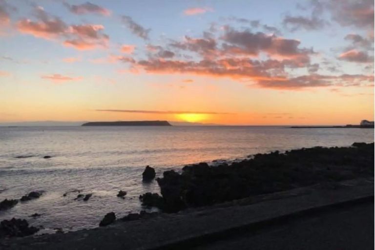 Photo of property in 27 Moana Road, Plimmerton, Porirua, 5026