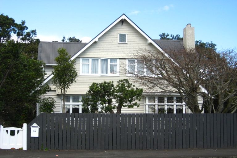 Photo of property in 47 Wallace Place, Westown, New Plymouth, 4310