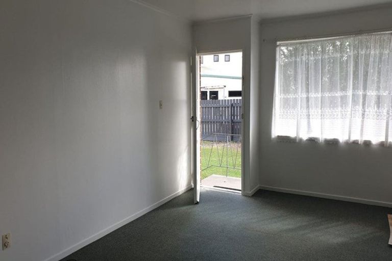 Photo of property in 62 Lincoln Road, Henderson, Auckland, 0610
