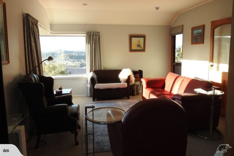 Photo of property in 12 Doon Grove, Papakowhai, Porirua, 5024