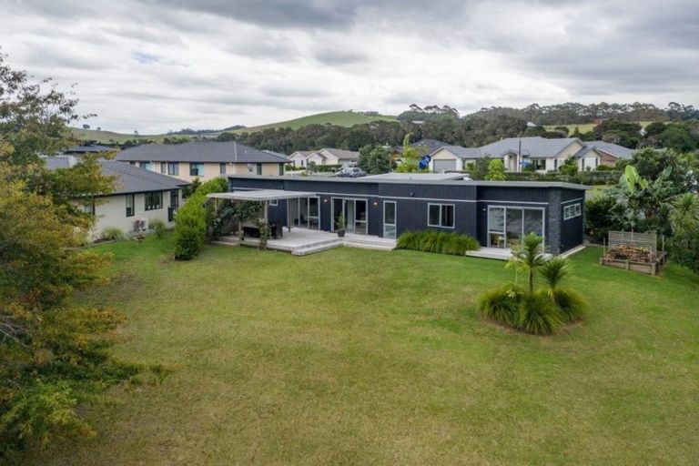 Photo of property in 3 Admiralty Drive, Haruru, 0204