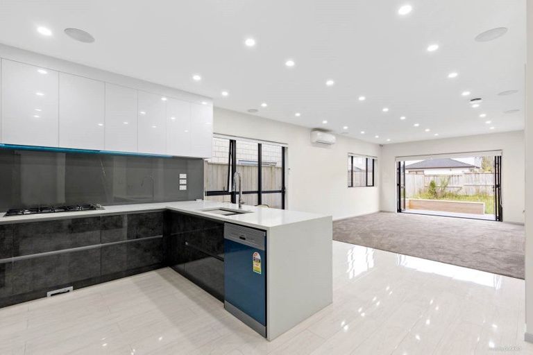 Photo of property in 12 Fong Road, Flat Bush, Auckland, 2019