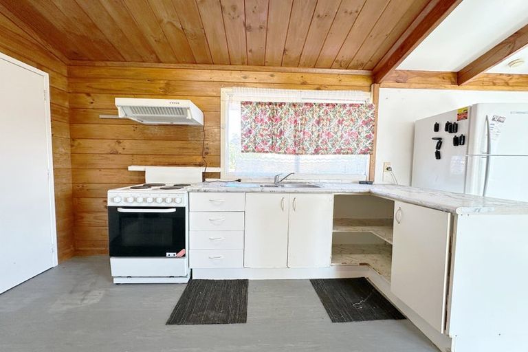 Photo of property in 59 Longburn Road, Henderson, Auckland, 0610