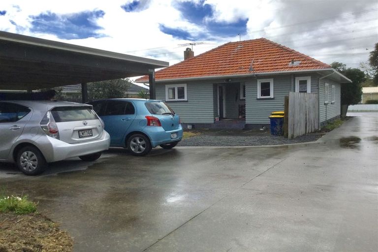 Photo of property in 139 Portage Road, New Lynn, Auckland, 0600