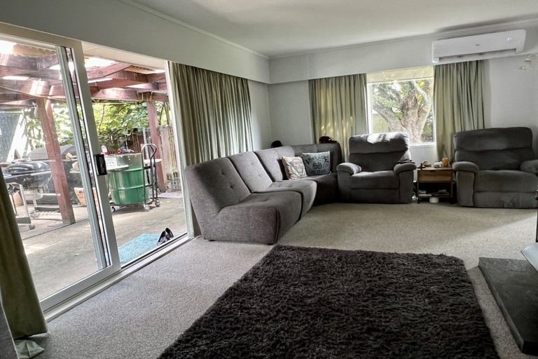 Photo of property in 19 Cascades Road, Pakuranga Heights, Auckland, 2010