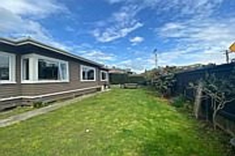 Photo of property in 79 Tipahi Street, Nelson South, Nelson, 7010