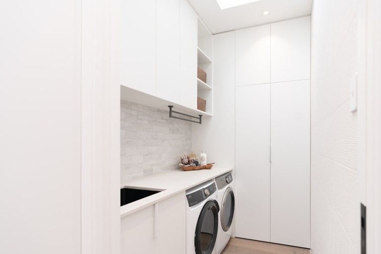 Photo of property in 23 Ferry Street, Seatoun, Wellington, 6022