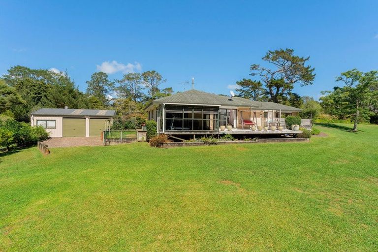 Photo of property in 41 Cloverfields Drive, Waimauku, 0812