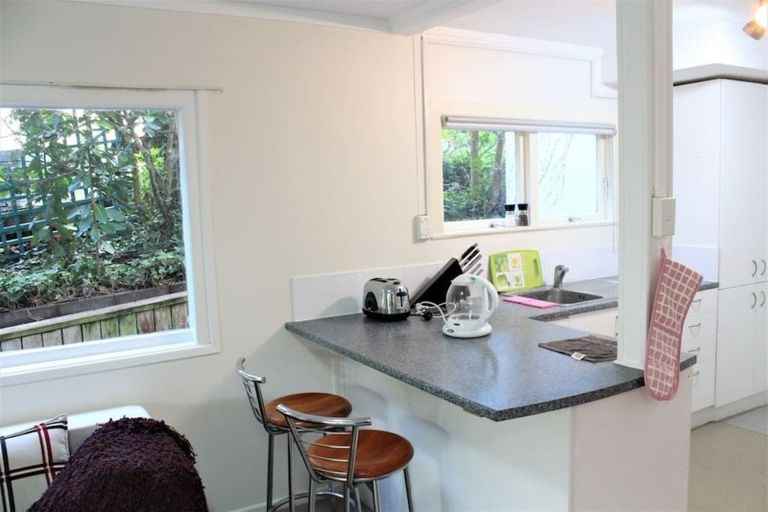 Photo of property in 22 James Evans Drive, Northcote, Auckland, 0627
