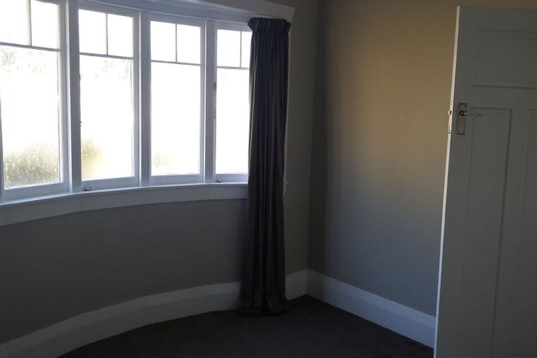 Photo of property in 5a Queen Mary Avenue, New Lynn, Auckland, 0600