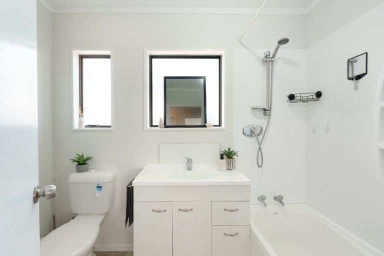 Photo of property in 4a Redditch Place, Papamoa Beach, Papamoa, 3118