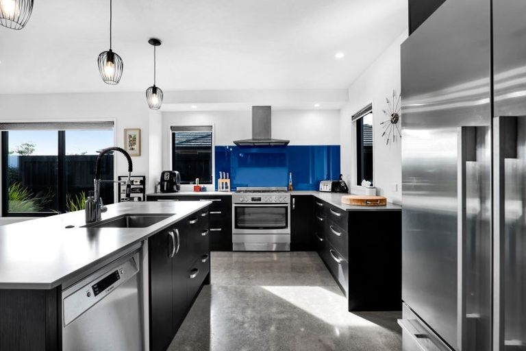 Photo of property in 4 Cessna Lane, Glen Avon, New Plymouth, 4312