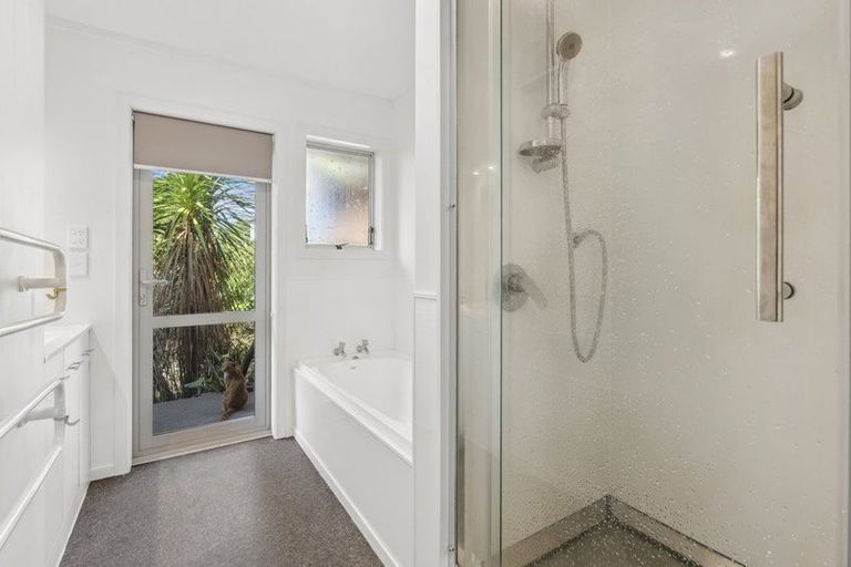 Photo of property in 2/12 Pamela Place, New Lynn, Auckland, 0600