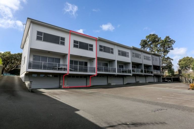 Photo of property in The Strand, 7/16 Ronald Street, Strandon, New Plymouth, 4312