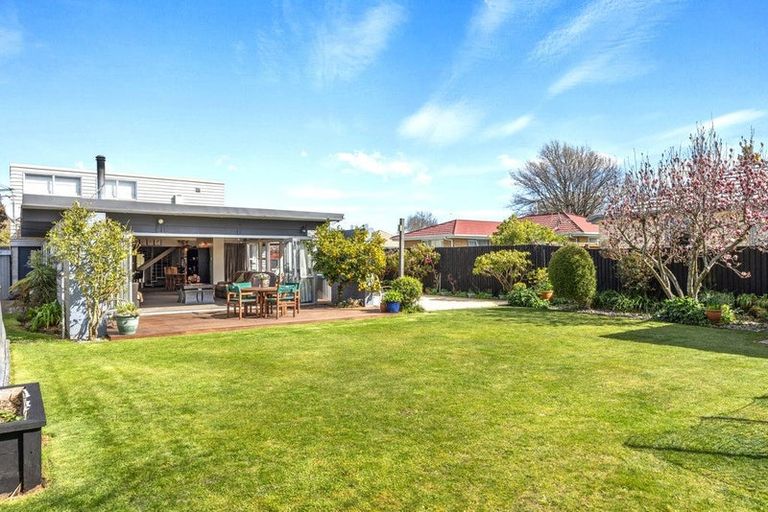 Photo of property in 48 Harrowdale Drive, Avonhead, Christchurch, 8042