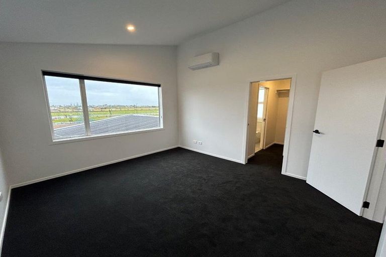 Photo of property in 31 Bill Miller Drive, Papamoa, 3118