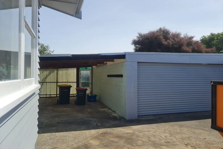 Photo of property in 12 Manu Crescent, Upper Vogeltown, New Plymouth, 4310