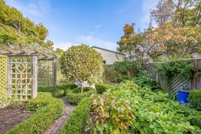 Photo of property in 27 Trafalgar Street, Waiwhetu, Lower Hutt, 5010