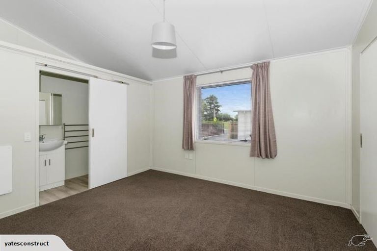 Photo of property in 652b Barbadoes Street, Edgeware, Christchurch, 8013