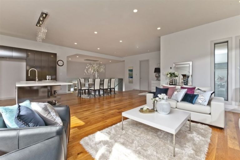 Photo of property in 120 San Valentino Drive, Henderson, Auckland, 0612