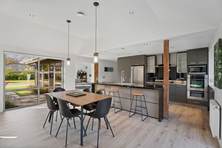 Photo of property in 5 Crawford Place, Lake Hayes, Queenstown, 9304