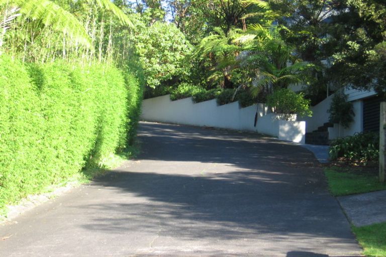 Photo of property in 11 Kaurimu Rise, Titirangi, Auckland, 0604