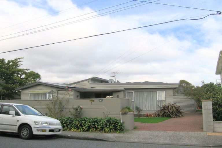 Photo of property in 1a Troon Crescent, Boulcott, Lower Hutt, 5010