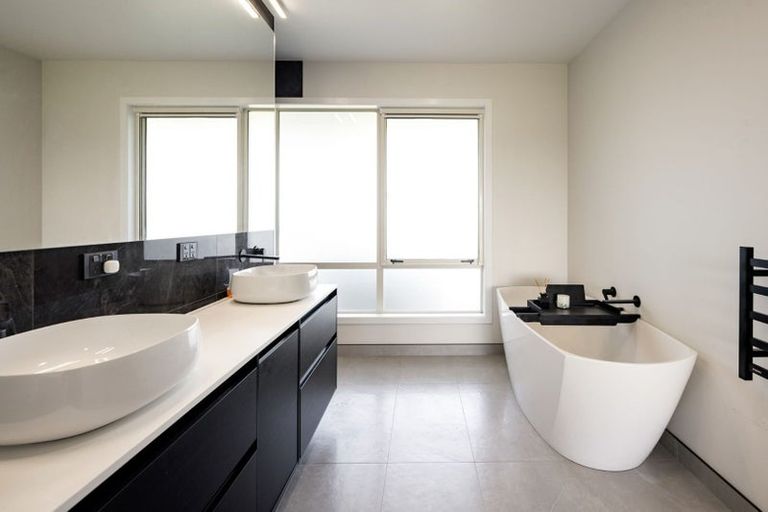 Photo of property in 300 Grove Road, Te Pahu, Hamilton, 3285