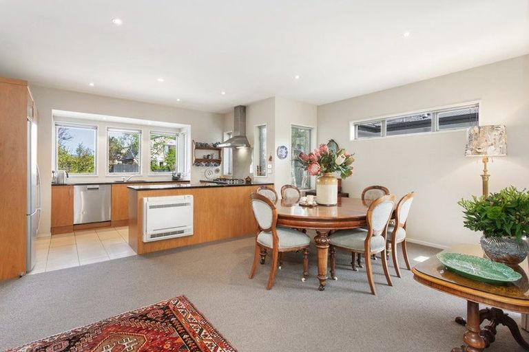 Photo of property in 69 Jeffreys Road, Fendalton, Christchurch, 8052