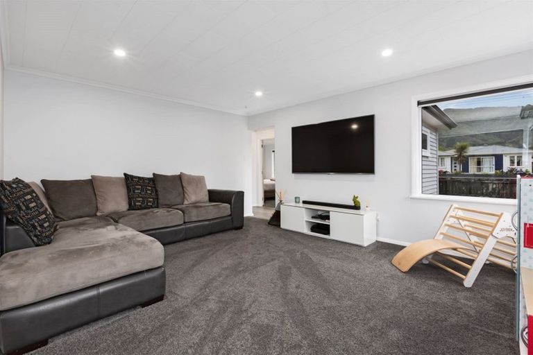 Photo of property in 52 Totara Street, Wainuiomata, Lower Hutt, 5014