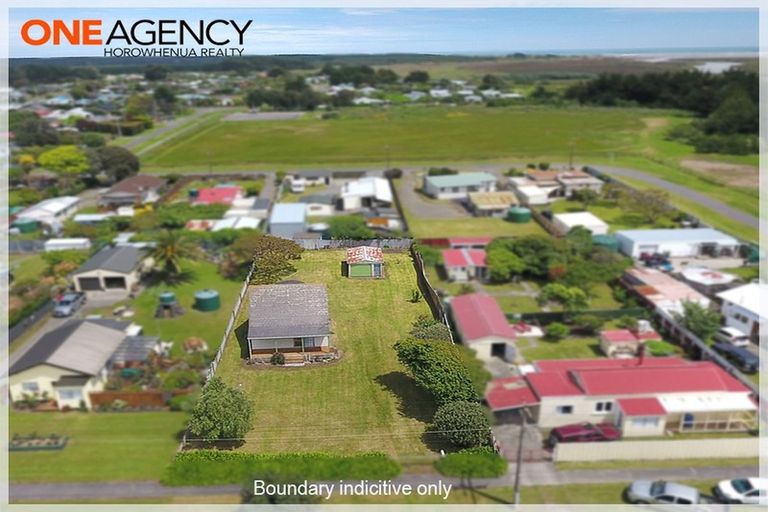 Photo of property in 16 Nuku Street, Tangimoana, 4822