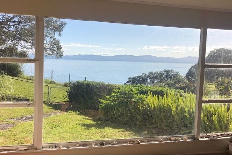 Photo of property in 65 Howard Road, Orere Point, Papakura, 2585