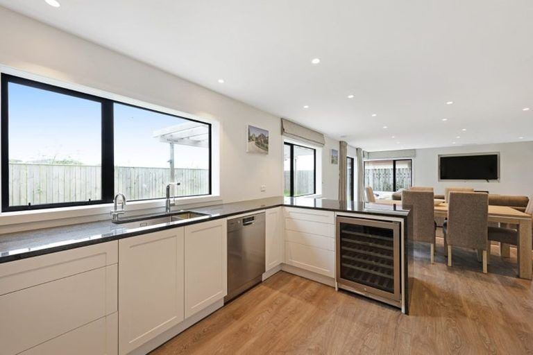 Photo of property in 20 Shastri Terrace, Khandallah, Wellington, 6035