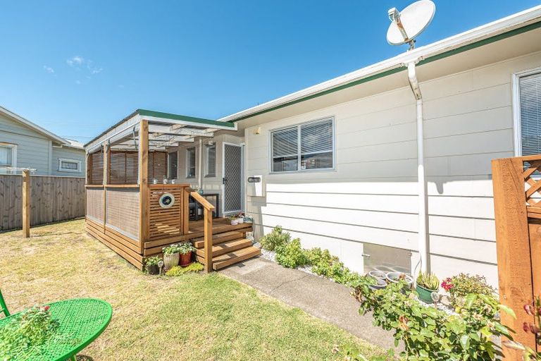 Photo of property in 1a Mosston Road, Castlecliff, Whanganui, 4501