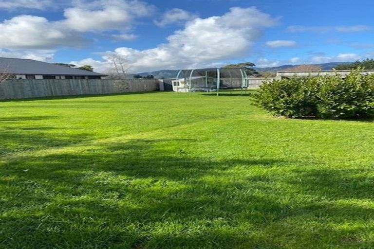 Photo of property in 28 Okarito Avenue, Levin, 5510